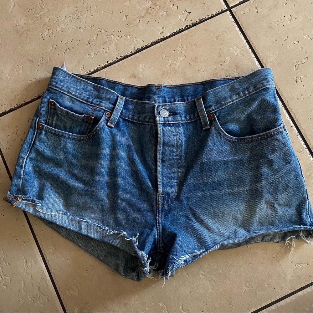 Levi vintage high rise shorts